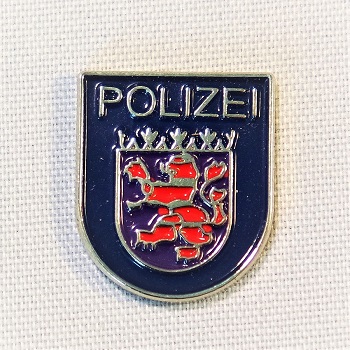 Pin Polizei-Ärmelabzeichen Hessen versilbert, farbig emailliert Butterfly-Verschluss, 16 mm