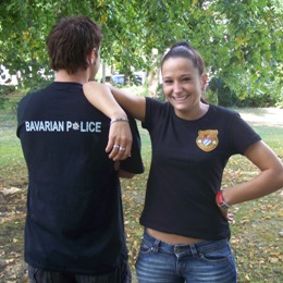 T-Shirt, unisex, 100 % BW,  schwarz 'BAVARIAN POLICE' 