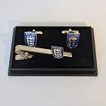 Herrenset Polizei-Ärmelabzeichen Baden-Württemberg 3-teilig: - Krawattenspange - Manschettenknöpfe (Paar) in Geschenkbox