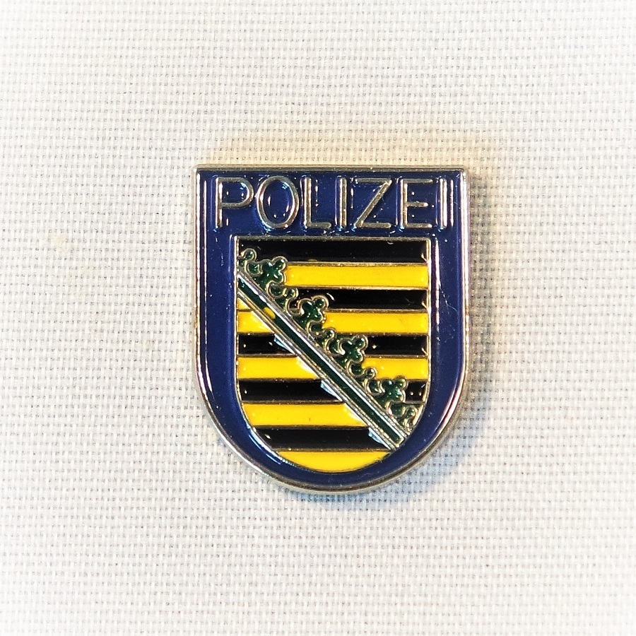 Pin Polizei-Ärmelabzeichen Sachsen vergoldet, farbig emailliert